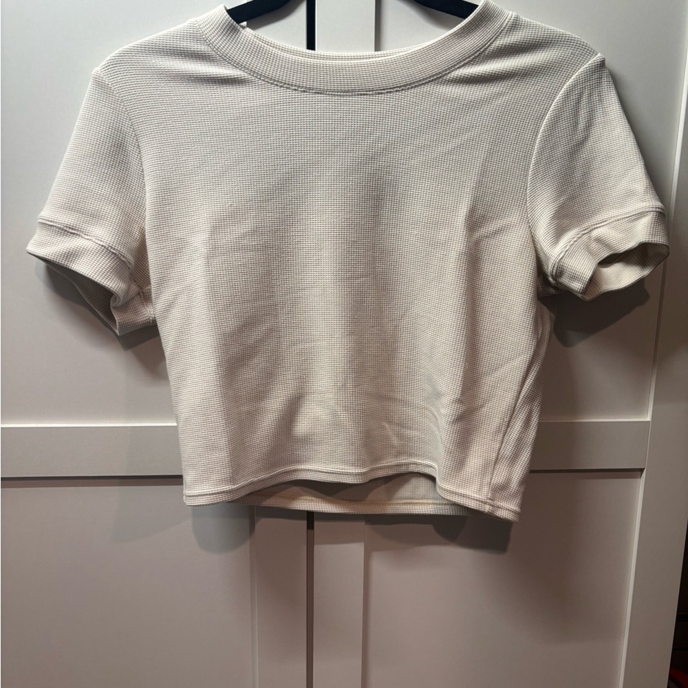 Alo Women's Cream Waffle Short Sleeve Crop Top